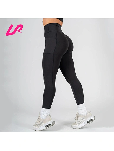 Our black leggings with side pockets combines functionality and style. Made from high-quality materials and designed for a range of activities, it's perfect for your next workout. Shop now!